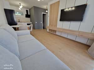 Închiriez apartament ULTRACENTRAL în bloc nou, incalzire in pardoseala — miniatura 2