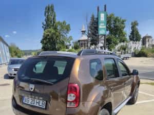 Vand/schimb dacia duster 2010 — miniatura 10
