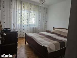 Apartament 3 camere Iasi Pacurari Petru Poni pe partea dreapta — miniatura 4