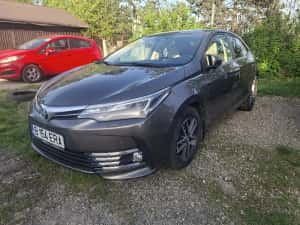 Vand Toyota Corolla 2018 Benzina 1600 cmc Neavariata — miniatura 1
