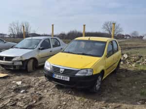 Piese dezmembrez dacia Logan 1.2E5 motor cutie roti uși faruri haion — miniatura 4