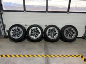 jante bmw ix 20 inch originale, senzori originali , anvelope iarna goodyear
