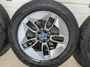 jante bmw ix 20 inch originale, senzori originali , anvelope iarna goodyear — miniatura 4