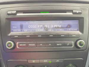 SKODA YETI 2,0 TDI . RAR+ITP. Garantie 12 luni . Buy-Back Test-Drive — miniatura 4