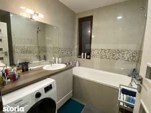 Apartament cu 3 camere, terasa, etaj retras, parcare, bloc nou, in Mar — miniatura 5