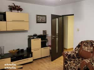 Apartament 3 camere cu balcon, etajul 3/3. Focsani, Vrancea.