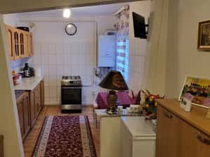 Apartament 3 camere cu balcon, etajul 3/3. Focsani, Vrancea. — miniatura 6