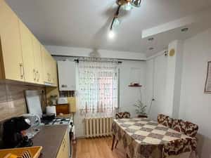 Vand Apartament 3 camere Centru Arad — miniatura 3