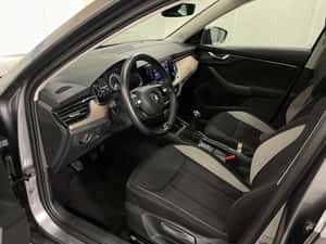 Skoda Kamiq SUV 2022 - 60.321 km - 15.390 EUR — miniatura 5