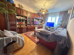 Apartament 2 camere, decomandat, zona Mall — miniatura 2