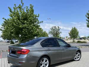 BMW 330e iPerformance Plug-In Hybrid 252cp — miniatura 3