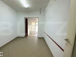 Apartament 2 camere,2 bai,Cetate,zona Piata,vad excelent — miniatura 2