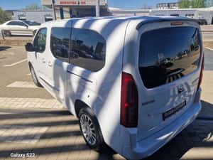 Toyota Proace (Verso) - Minivan Diesel 2022 5 locuri — miniatura 3