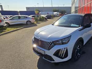 Peugeot 2008 Hibrid 136 CP, 4/5 uși, 2024, 3.998 km — miniatura 3