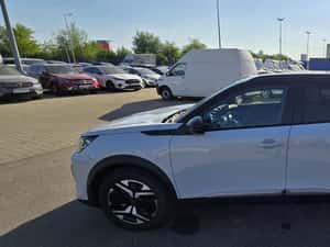 Peugeot 2008 Hibrid 136 CP, 4/5 uși, 2024, 3.998 km — miniatura 4