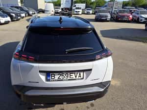 Peugeot 2008 Hibrid 136 CP, 4/5 uși, 2024, 3.998 km — miniatura 6