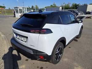 Peugeot 2008 Hibrid 136 CP, 4/5 uși, 2024, 3.998 km — miniatura 7