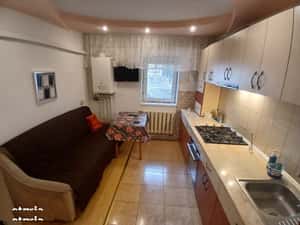 Inchiriez apartament cu o camera  parter 40 mp — miniatura 3