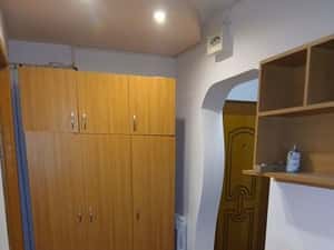 Inchiriez apartament cu o camera  parter 40 mp — miniatura 5