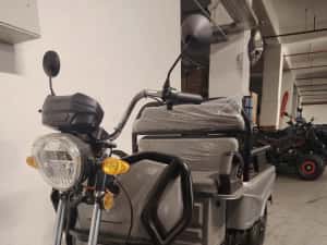 Tricicleta cu bena Tuktuk electric limitat la 25 km/h Nou — miniatura 1