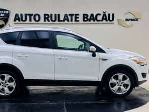 Ford Kuga Manuală 130 HP Diesel — miniatura 3