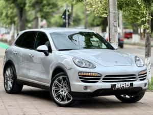 • Porsche Cayenne 2013 - 3.0 Diesel 245 cp CRC / Perne / Bose / Parc Auto • RATE • Garantie •