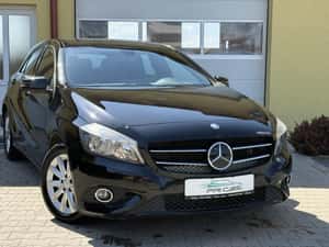 Mercedes-Benz A 200 | 1.6 156CP | BlueEFFICIENCY