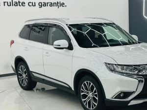Mitsubishi Outlander 7 Locuri - Diesel - 150 CP - 4x4 — miniatura 3