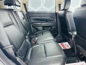Mitsubishi Outlander 7 Locuri - Diesel - 150 CP - 4x4 — miniatura 7