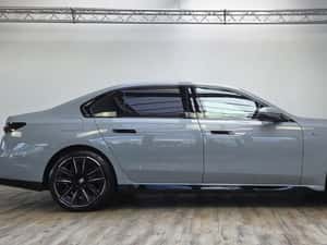 BMW 740, 2025, 5.950 km, Diesel, Automată, 299 cp — miniatura 3