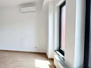 Complex imobiliar:cladire birouri, 2 hale industriale noi si 3424 mp teren, Piatra Neamt — miniatura 4