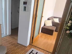 Apartament-3 camere-DECOMANDAT-ZONA SAGULUI-ETAJ 2-Centrala proprie — miniatura 5