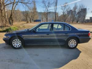 BMW 750i E38 V12 1998 Se Vinde Cu Multe Piese Originale — miniatura 9