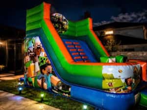 Închiriez Tobogan Gonflabil și Bubble House — miniatura 5