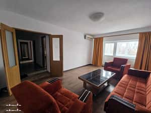 Proprietar. Inchiriez 2 camere Piata Victoriei - decomandat — miniatura 3