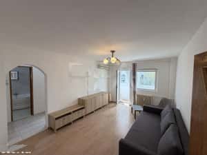 2 camere, 3/8, 57mp, bloc 1980, anvelopat-Gorjului — miniatura 3