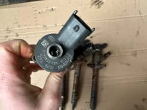 Injectoare Ford Focus 2 , 1.6 TDCI cod 0445110259 — miniatura 3