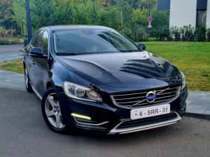 Volvo V60 D6 Plug-in Hybrid 4x4 — miniatura 3