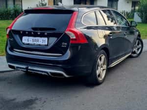 Volvo V60 D6 Plug-in Hybrid 4x4 — miniatura 4