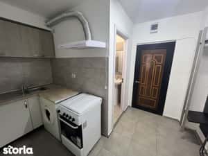 Garsoniera renovata, zona Insula — miniatura 5