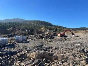 Cariera de piatra bazaltica,5 ha,cu permis de exploatare - ANRM — miniatura 1