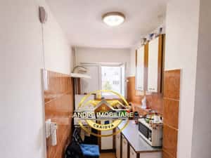 Apartament decomandat,Valea Roșie, etaj intermediar — miniatura 3