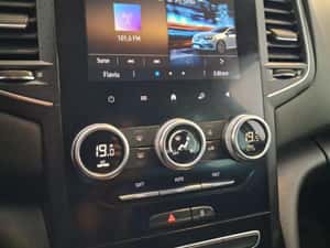 Renault Megane Intens TCe 140 Facelift — miniatura 4