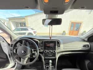 Renault Megane TCe 140 automata — miniatura 5