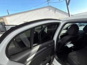 Renault Megane TCe 140 automata — miniatura 8