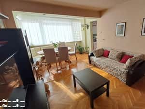 Apartament 3,5 camere, centrul nou, mobilat și utilat, parcare — miniatura 1