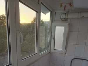Inchiriez ap 2 camere zona centrala — miniatura 3