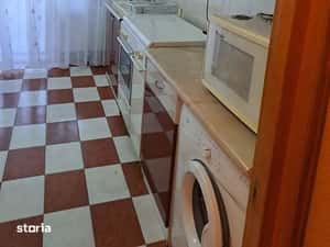 Inchiriez ap 2 camere zona centrala — miniatura 4
