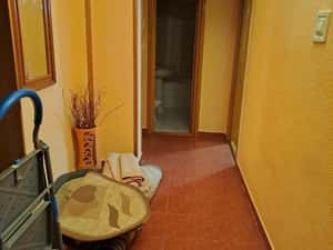 Inchiriez ap 2 camere zona centrala — miniatura 5