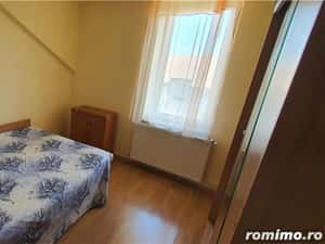 Vand apartament 2 dormitoare și living cu bucatarie — miniatura 10